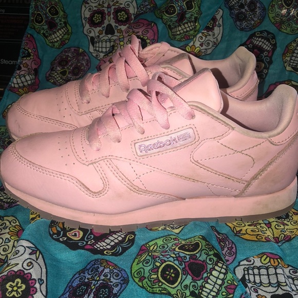🥰🌸 Adorable Pink Reebok’s 🌸🥰 - Picture 3 of 6